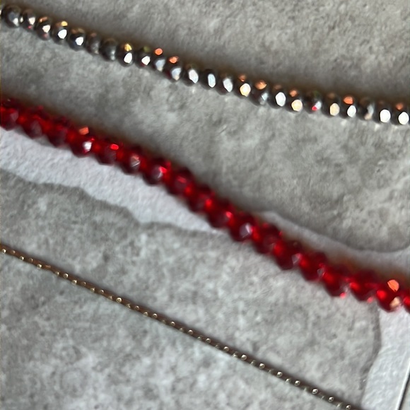 Set of 3 checkers 13-14” long delicate beaded teen layers red solver gold bundle - Picture 9 of 11